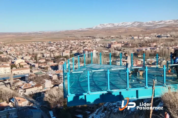 Alüminyum Teras Korkuluk Cam Seyir